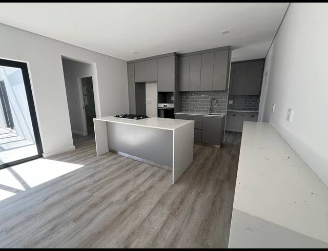 4 BEDROOM HOUSE FOR SALE IN SANDOWN